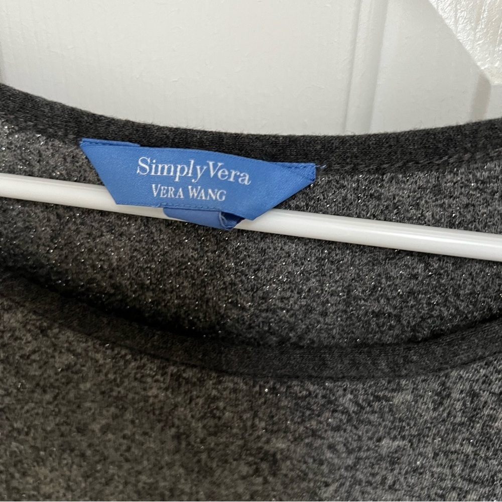 ❤️3/$15 Simply Vera Vera Wang Black and Gray Crew Neck Sweater - Picture 2 of 5